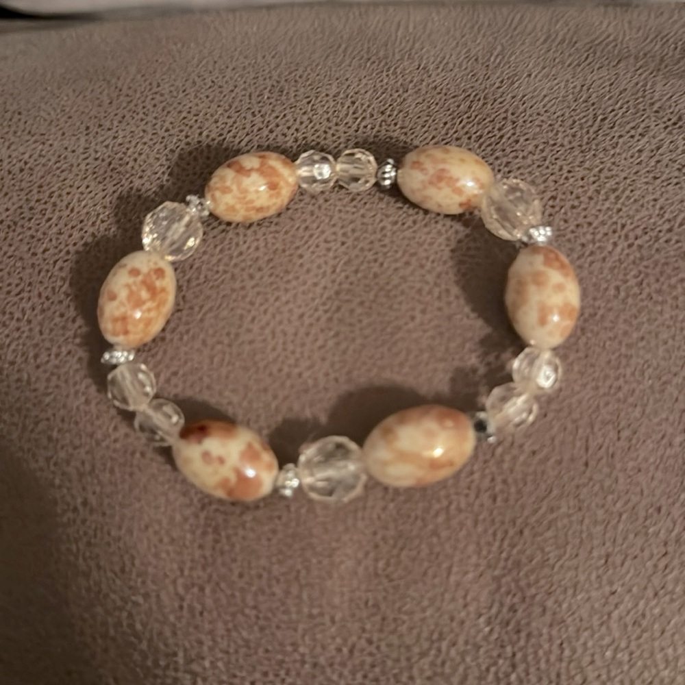 Stretchy bracelet: Tan, white, silver & clear beads